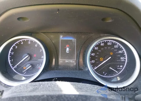 2021 Toyota Camry Le z USA, uszkodzony, nr VIN 4T1C11AK0MU452802